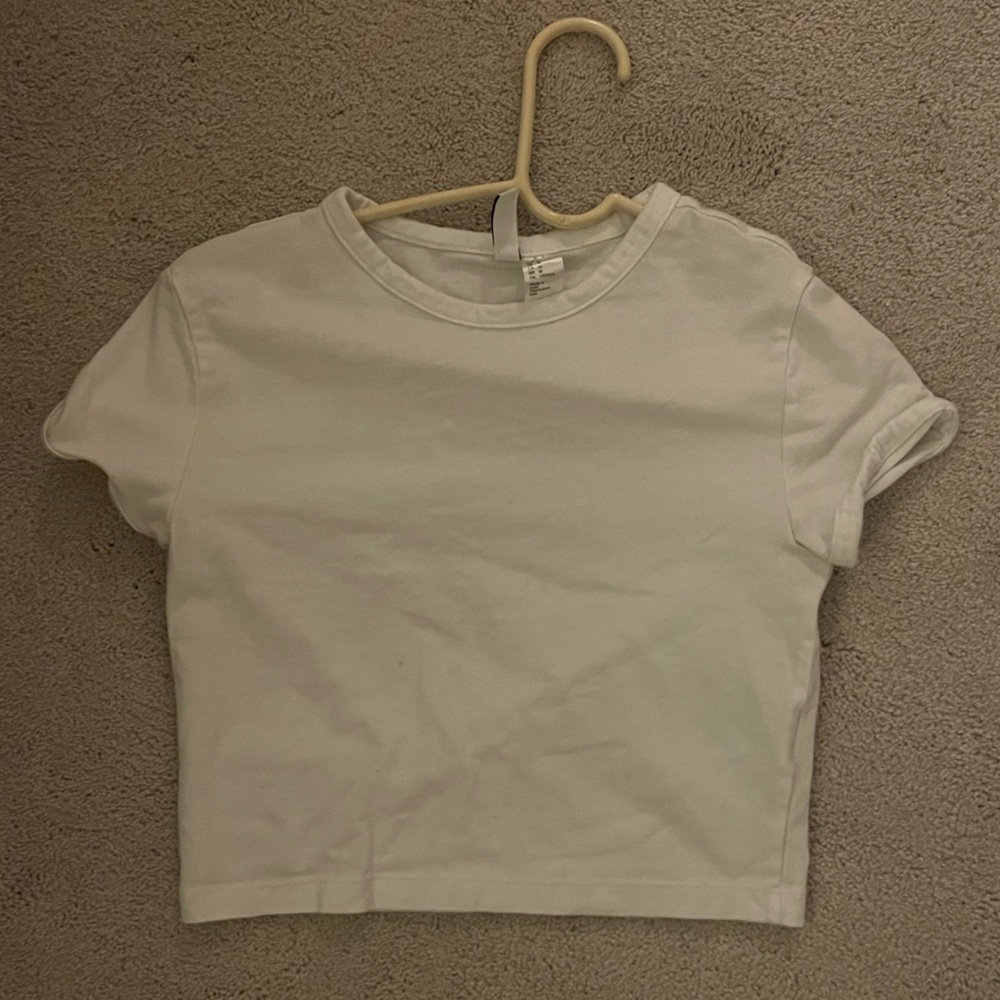 Basic white cropped t-shirt